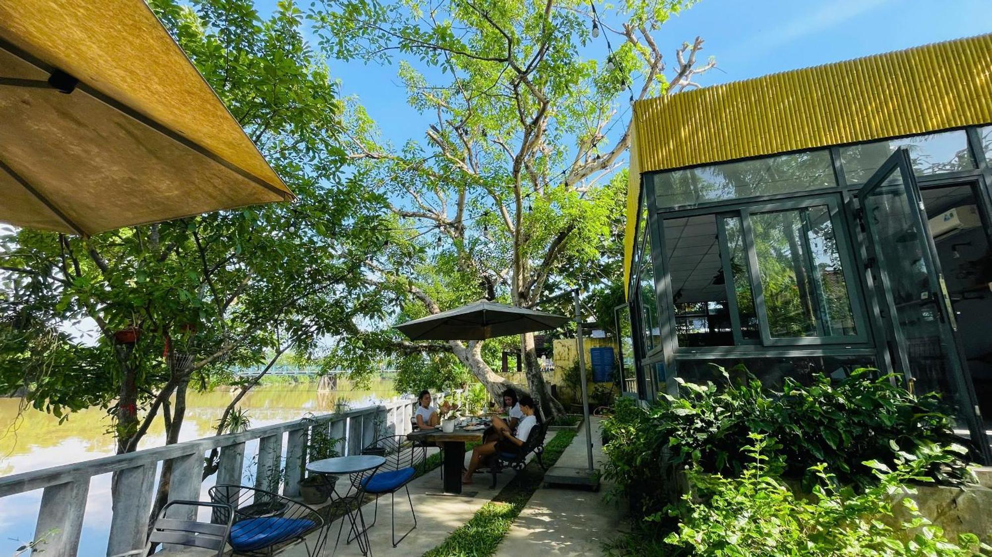 La Paix Hotel